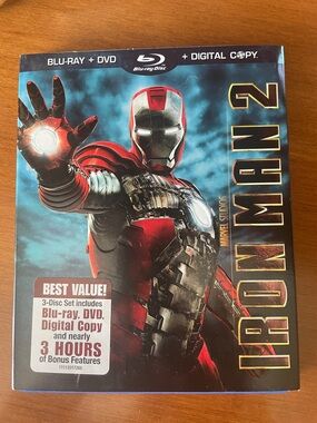 Marvel Iron Man 2 Blu-ray + DVD + Digital Copy (3 Disc Combo Pack)